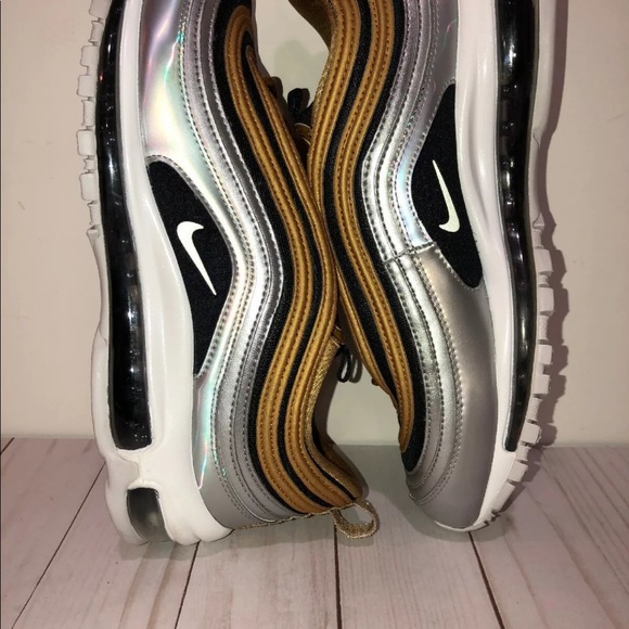 🔴SOLD🔴Nike Air Max 97 SE Limited Metallic Gold - Picture 5 of 8